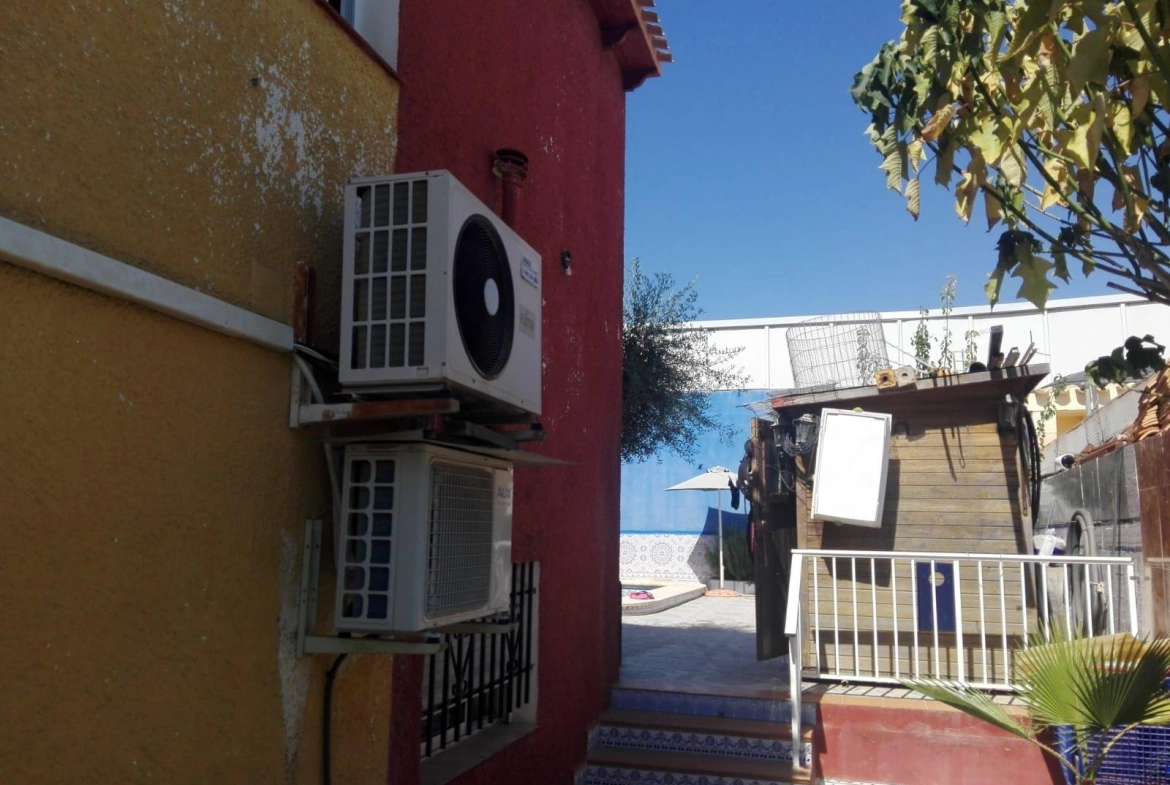 OPORTUNIDAD PUNTA PRIMA DEBAJO DE CARRETERA : 3 HAB , PISCINA