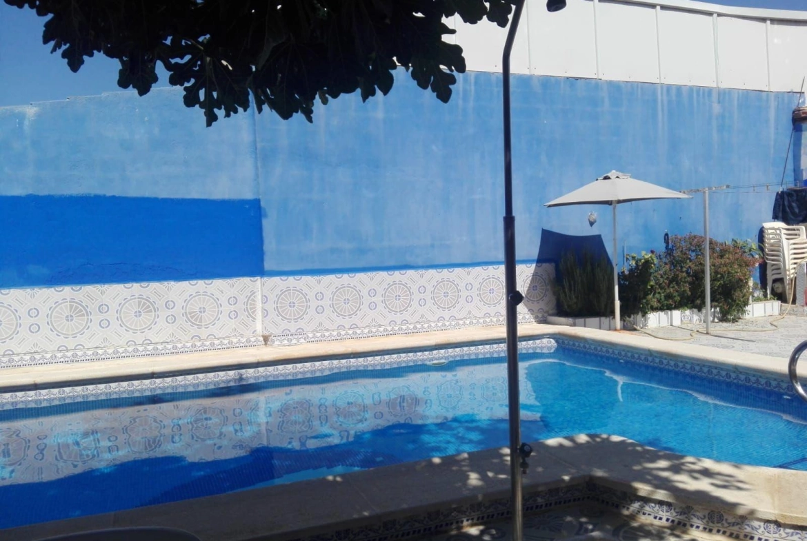 OPORTUNIDAD PUNTA PRIMA DEBAJO DE CARRETERA : 3 HAB , PISCINA