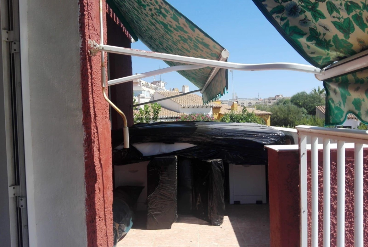 OPORTUNIDAD PUNTA PRIMA DEBAJO DE CARRETERA : 3 HAB , PISCINA