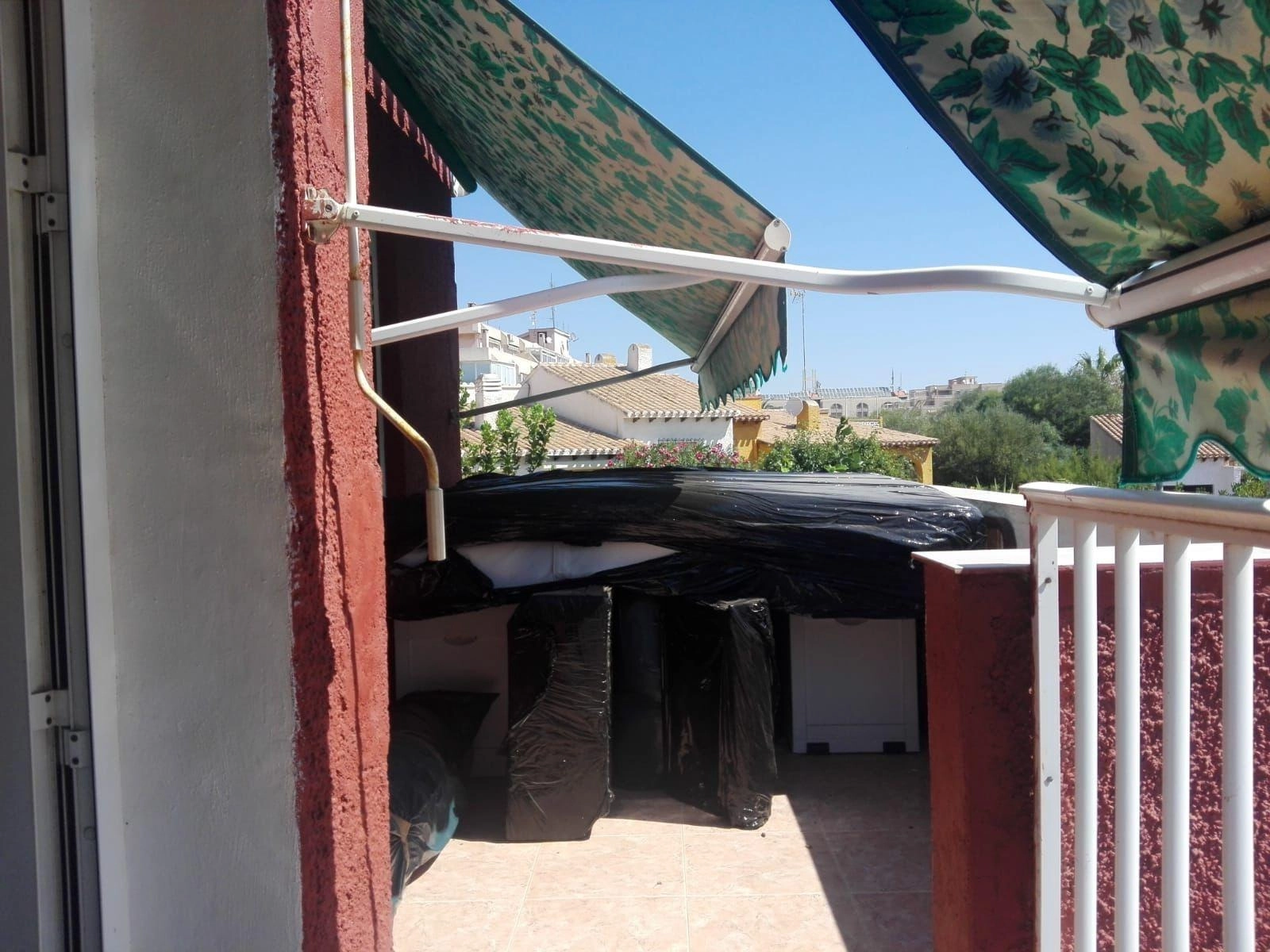 OPORTUNIDAD PUNTA PRIMA DEBAJO DE CARRETERA : 3 HAB , PISCINA