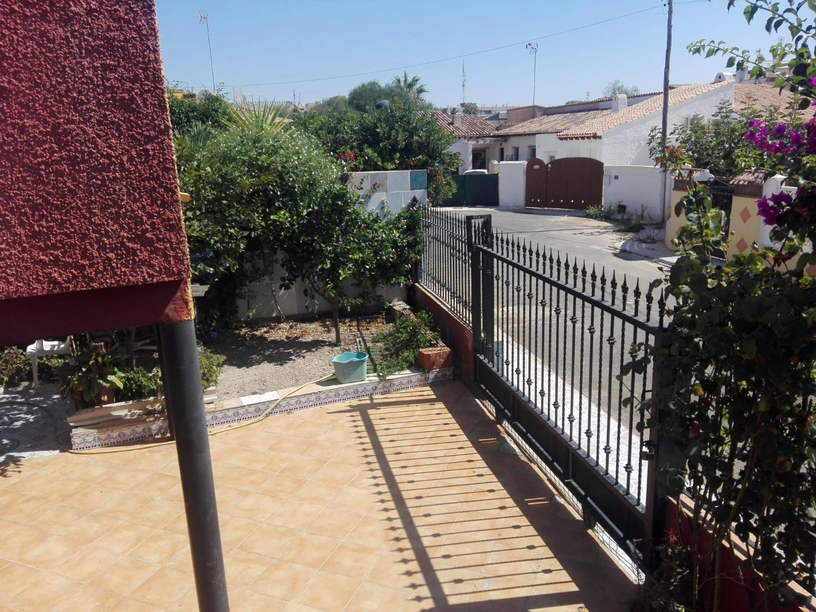 OPORTUNIDAD PUNTA PRIMA DEBAJO DE CARRETERA : 3 HAB , PISCINA