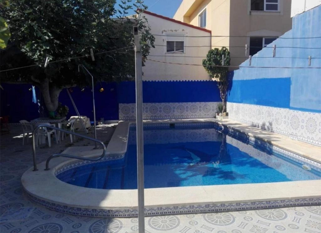 OPORTUNIDAD PUNTA PRIMA DEBAJO DE CARRETERA : 3 HAB , PISCINA