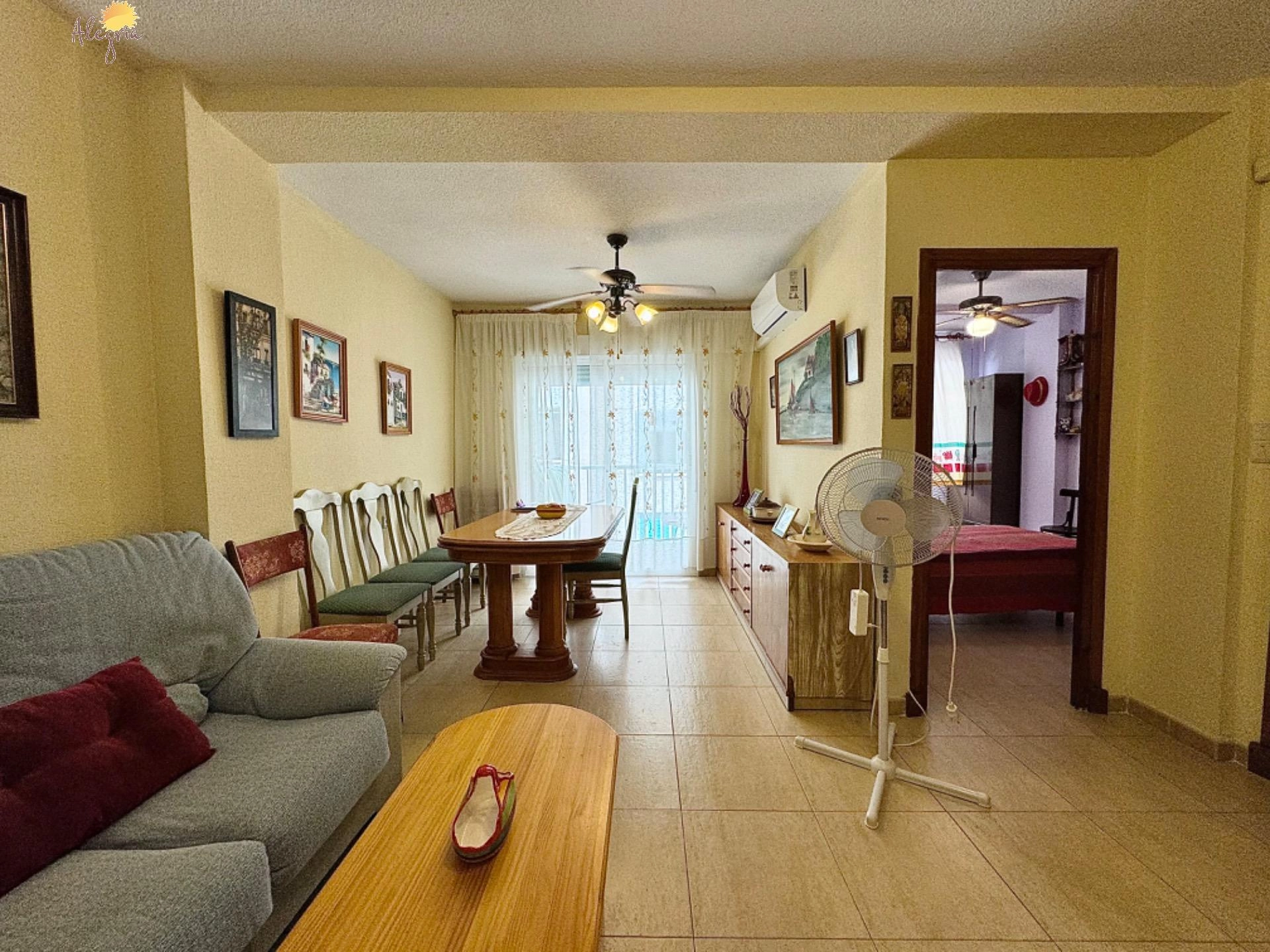 Oportunidad! Amplio y luminoso apartamento con terraza (Sur)  a 300 metros de la playa del cura