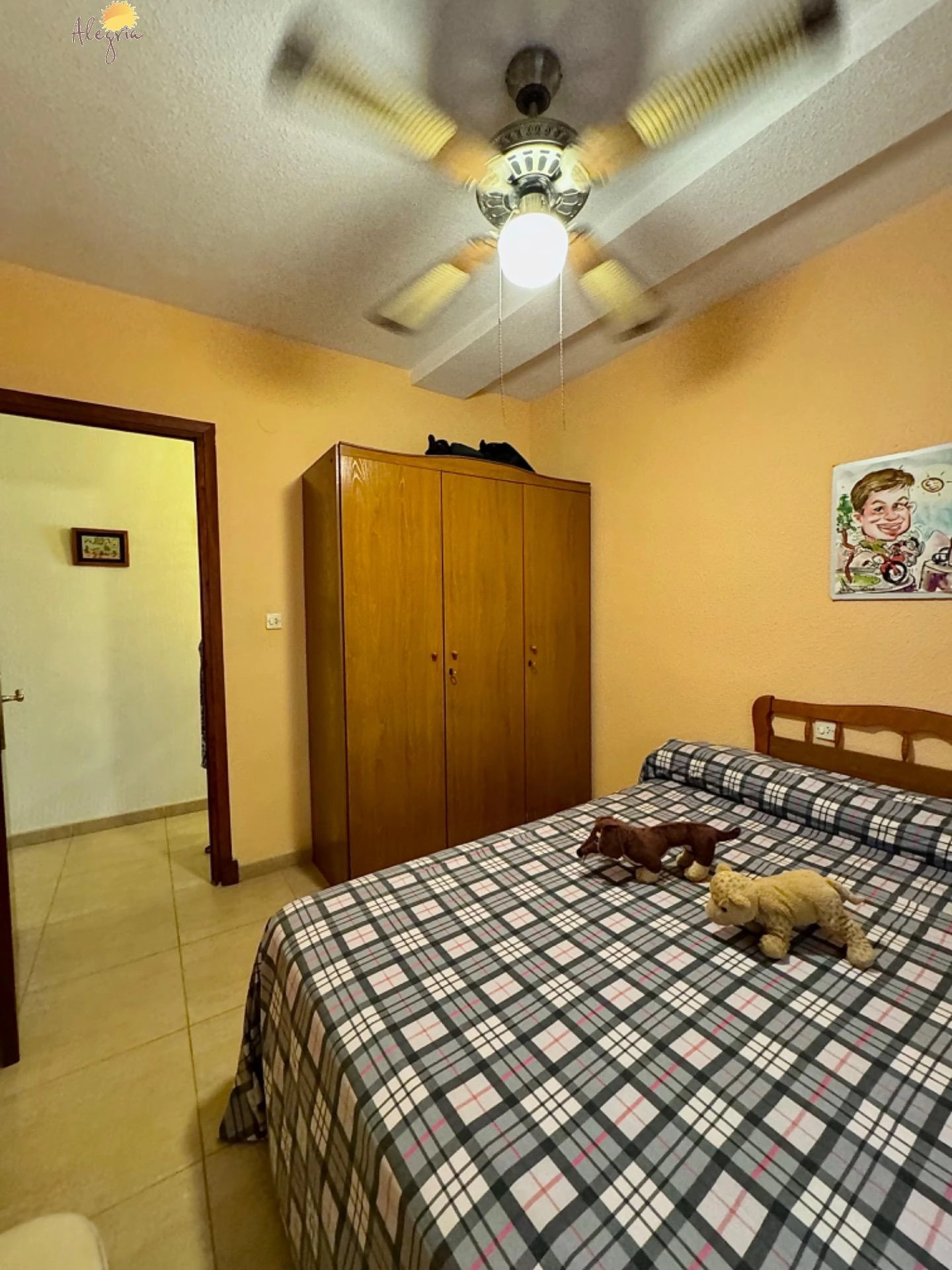 Oportunidad! Amplio y luminoso apartamento con terraza (Sur)  a 300 metros de la playa del cura