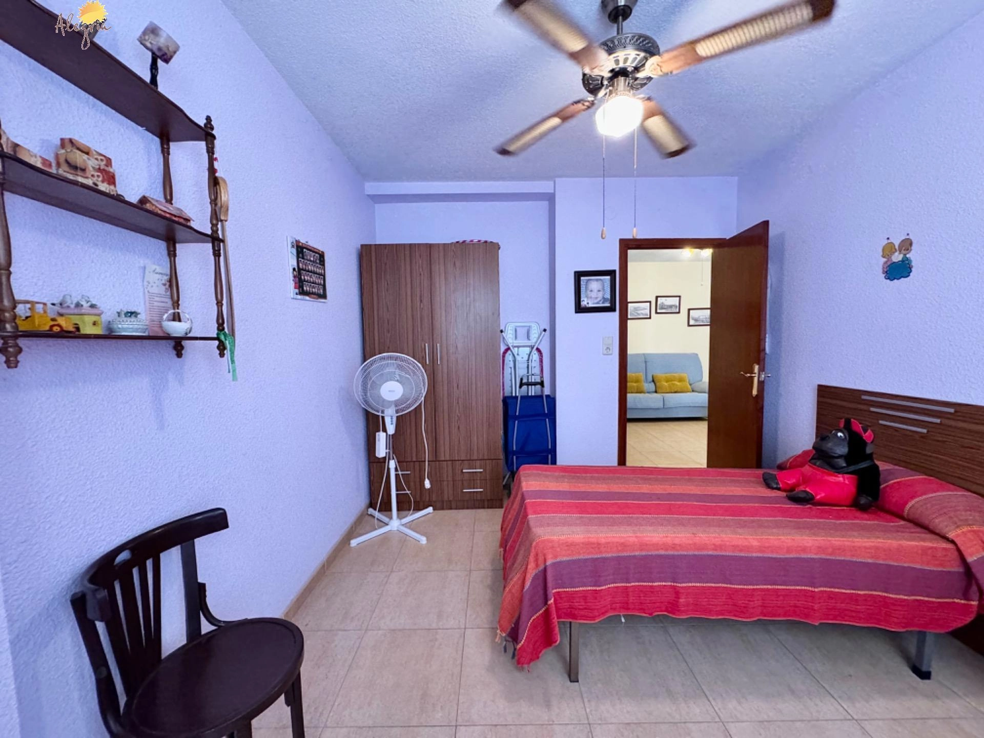 Oportunidad! Amplio y luminoso apartamento con terraza (Sur)  a 300 metros de la playa del cura
