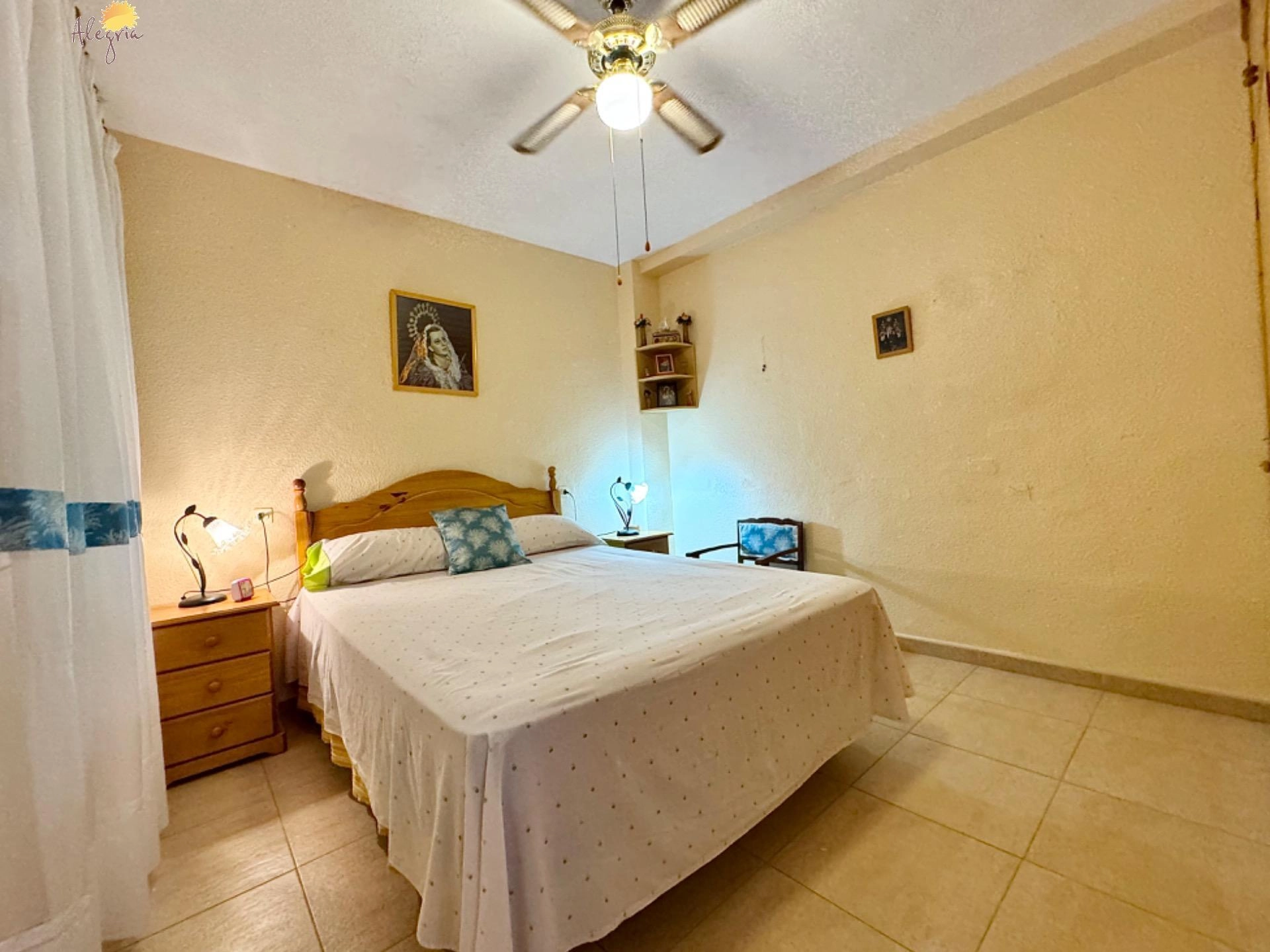 Oportunidad! Amplio y luminoso apartamento con terraza (Sur)  a 300 metros de la playa del cura