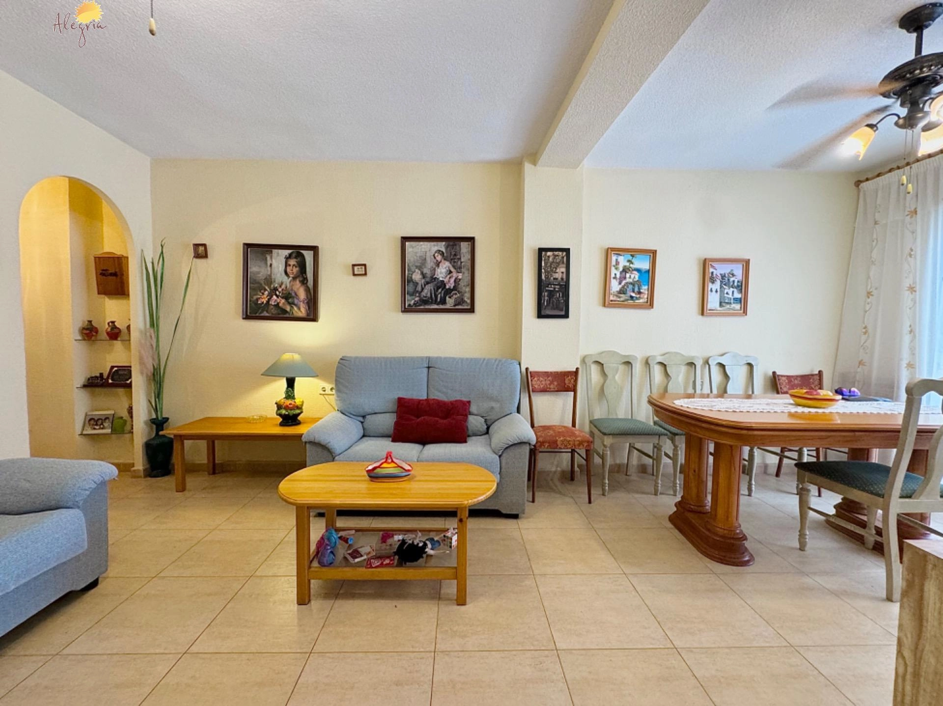 Oportunidad! Amplio y luminoso apartamento con terraza (Sur)  a 300 metros de la playa del cura