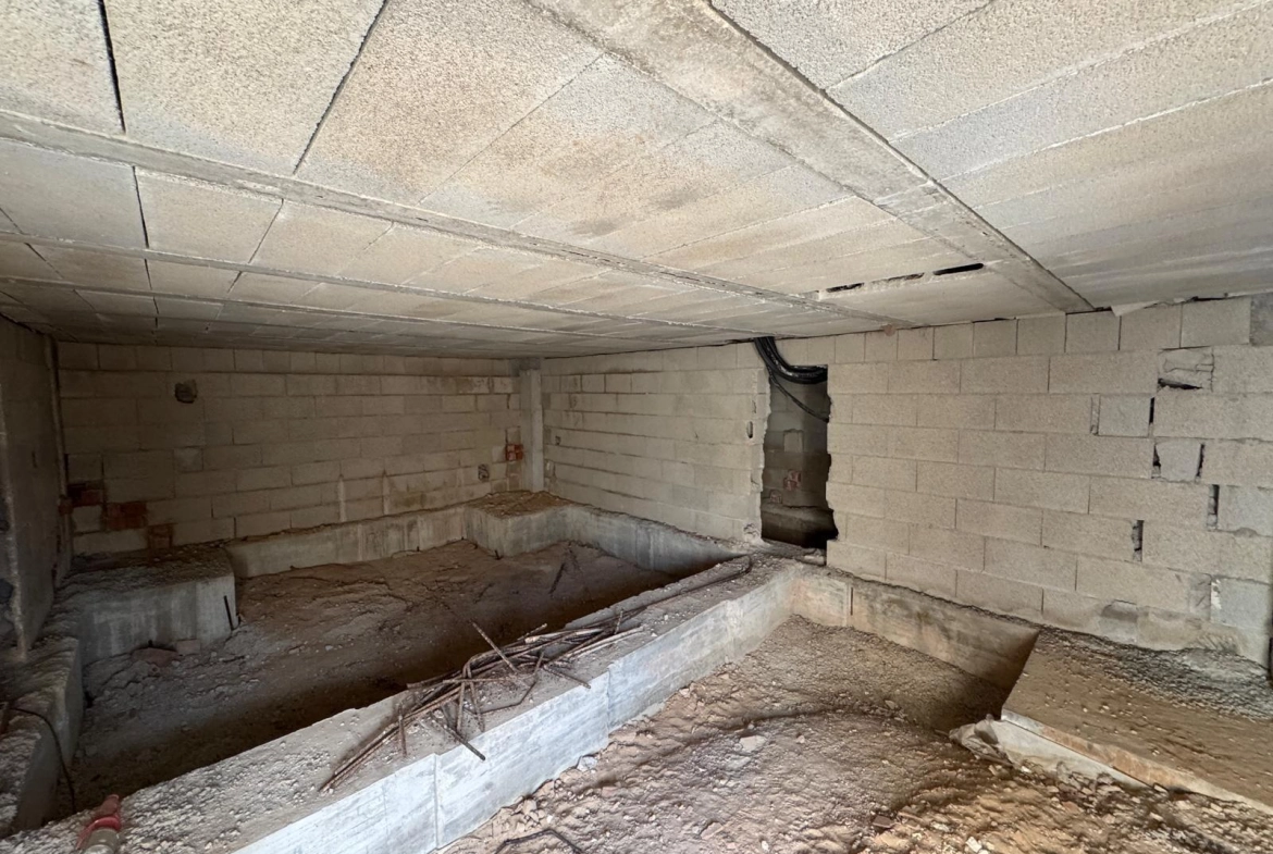 VILLA DE OBRA NUEVA CON 430 M2 DE PARCELA. 117 M2 DE CASA. 3 DORM. 2 BAÑOS. PISCINA. SOLARIUM.
