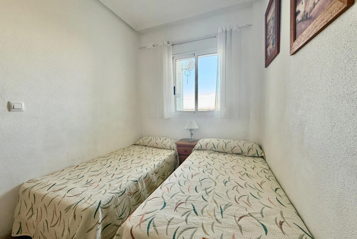 MAGNIFICO APARTAMENTO DE 2 HABITACIONES CON VISTAS PANORÁMICAS Y PISCINA EN ZONA NACIONES!!