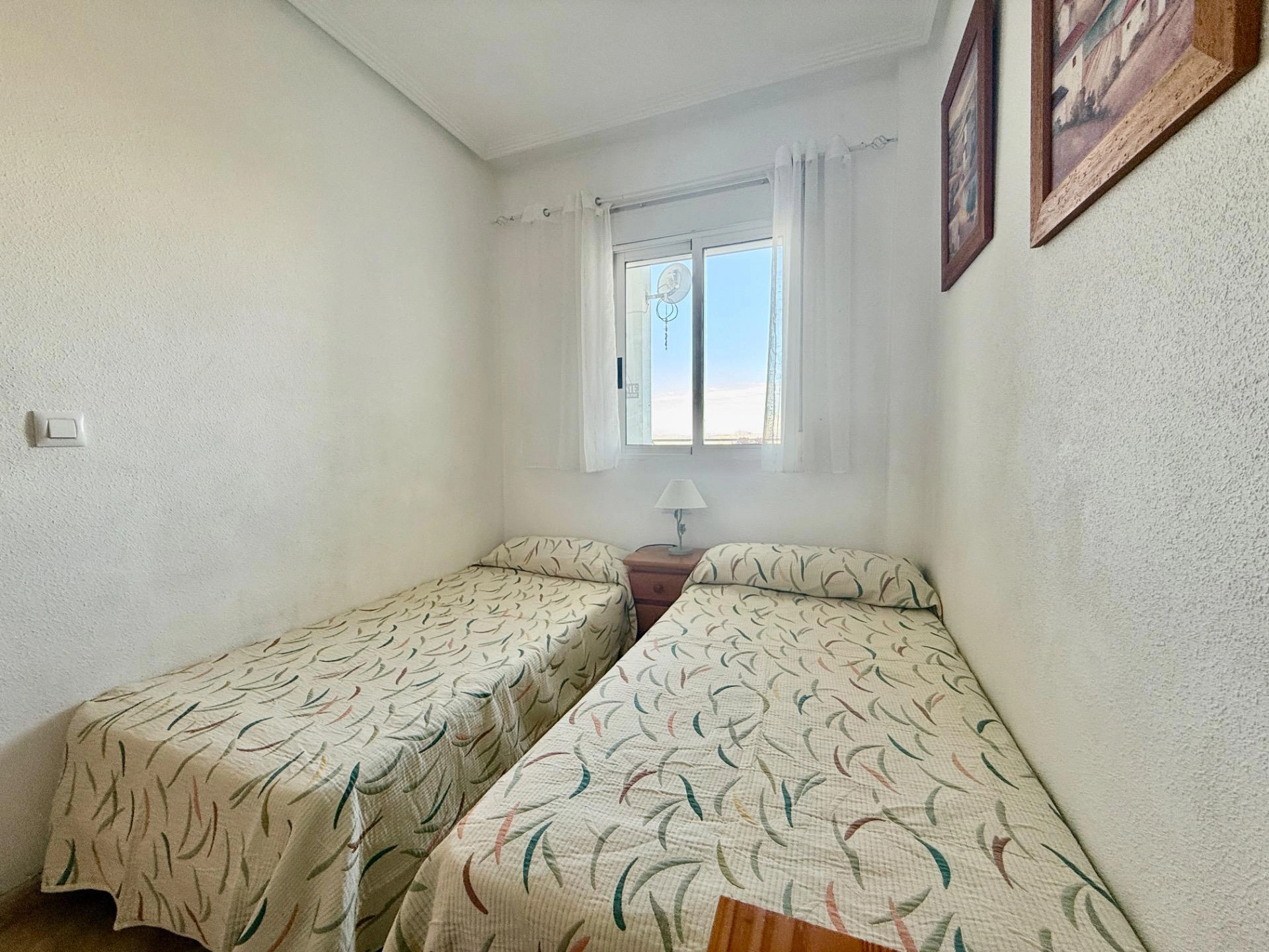 MAGNIFICO APARTAMENTO DE 2 HABITACIONES CON VISTAS PANORÁMICAS Y PISCINA EN ZONA NACIONES!!