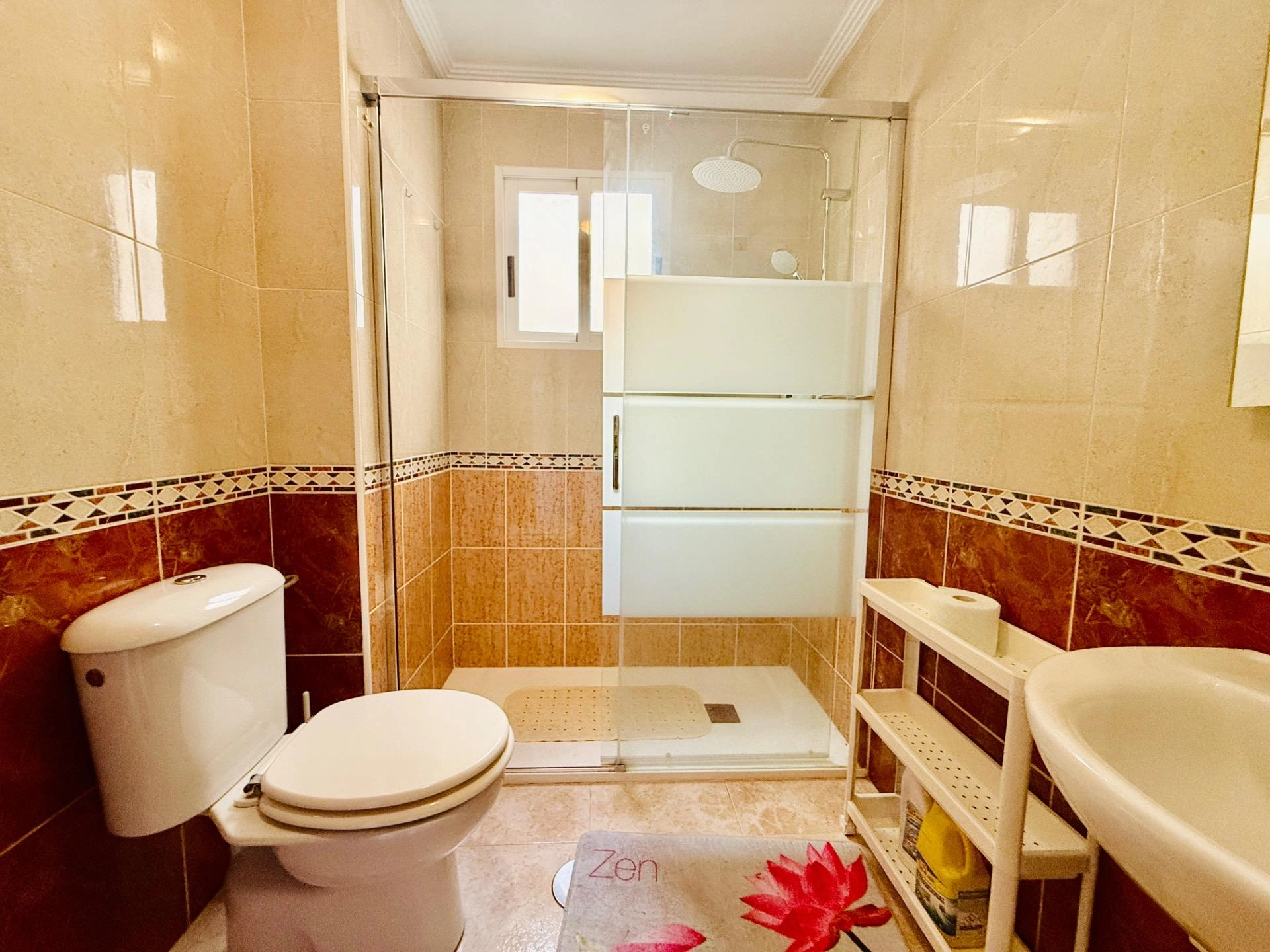MAGNIFICO APARTAMENTO DE 2 HABITACIONES CON VISTAS PANORÁMICAS Y PISCINA EN ZONA NACIONES!!