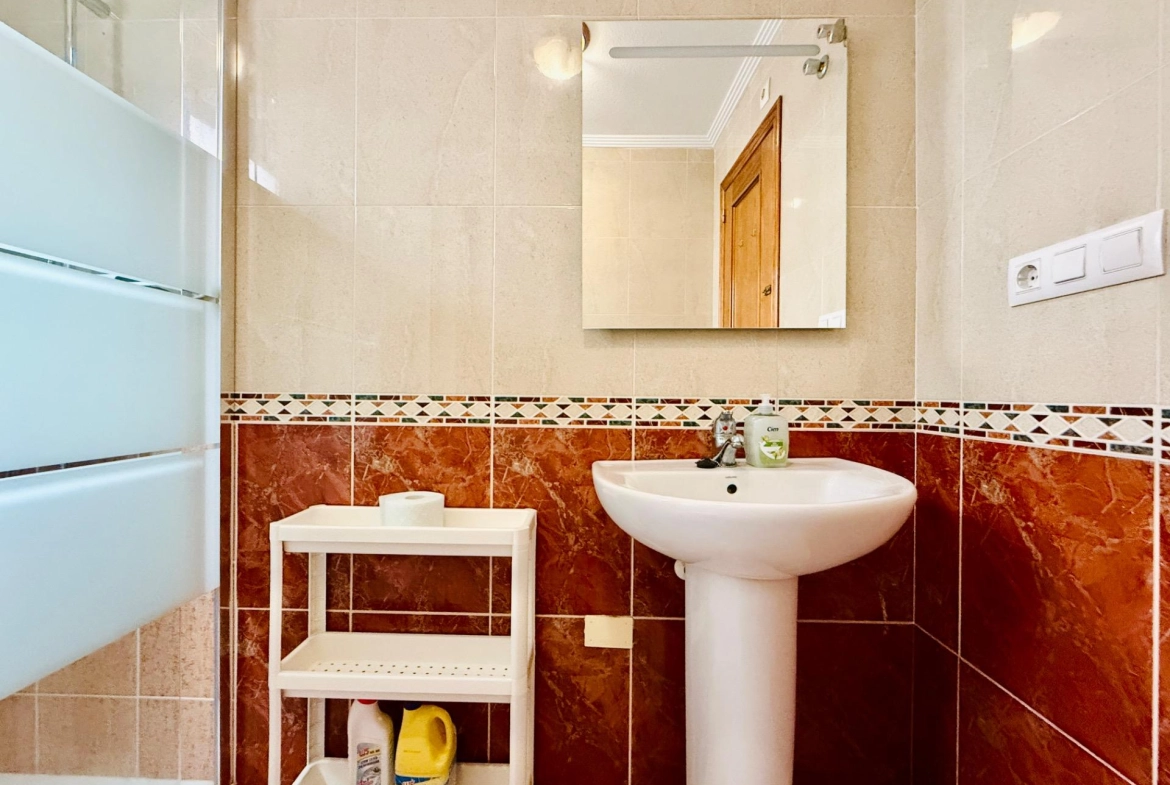MAGNIFICO APARTAMENTO DE 2 HABITACIONES CON VISTAS PANORÁMICAS Y PISCINA EN ZONA NACIONES!!