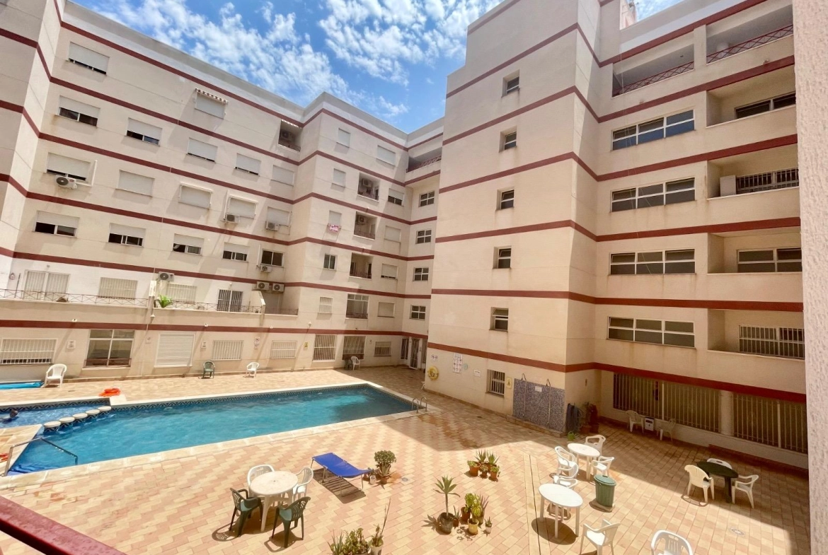 MAGNIFICO APARTAMENTO DE 2 HABITACIONES CON VISTAS PANORÁMICAS Y PISCINA EN ZONA NACIONES!!