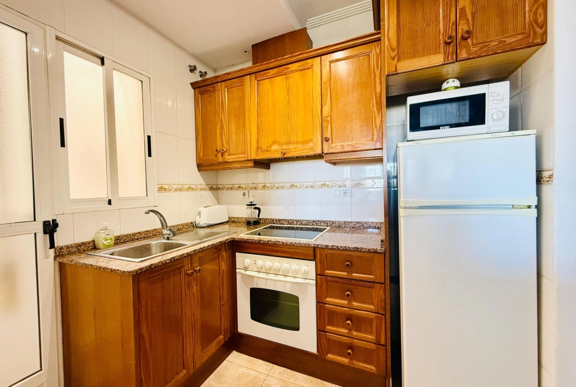 MAGNIFICO APARTAMENTO DE 2 HABITACIONES CON VISTAS PANORÁMICAS Y PISCINA EN ZONA NACIONES!!