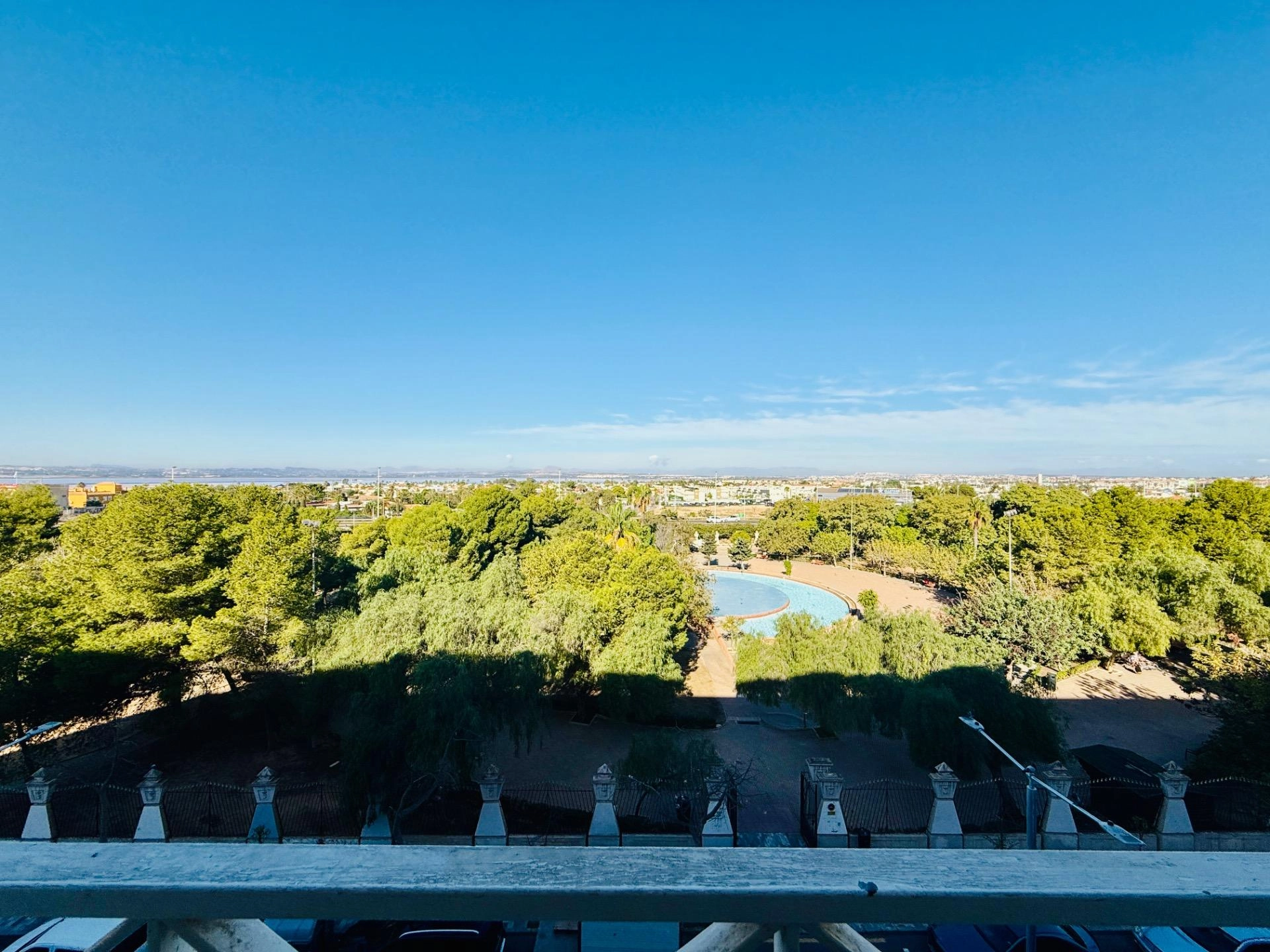 MAGNIFICO APARTAMENTO DE 2 HABITACIONES CON VISTAS PANORÁMICAS Y PISCINA EN ZONA NACIONES!!