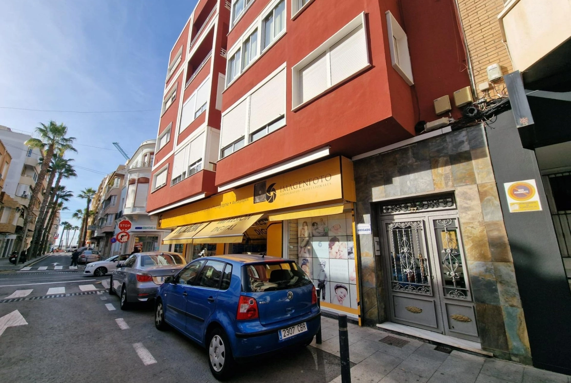 TORREVIEJA APARTAMENTO 3 HABS MUY AMPLIO EN PLENO CENTRO 169.000€