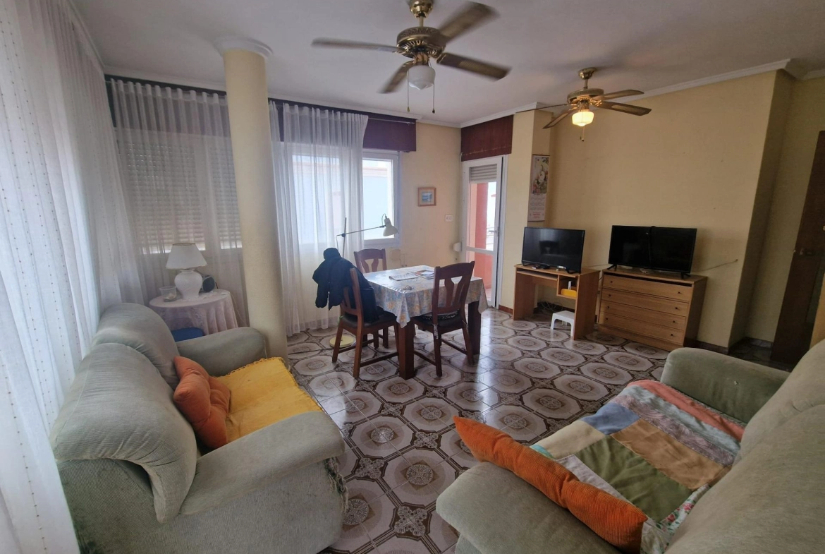 TORREVIEJA APARTAMENTO 3 HABS MUY AMPLIO EN PLENO CENTRO 169.000€