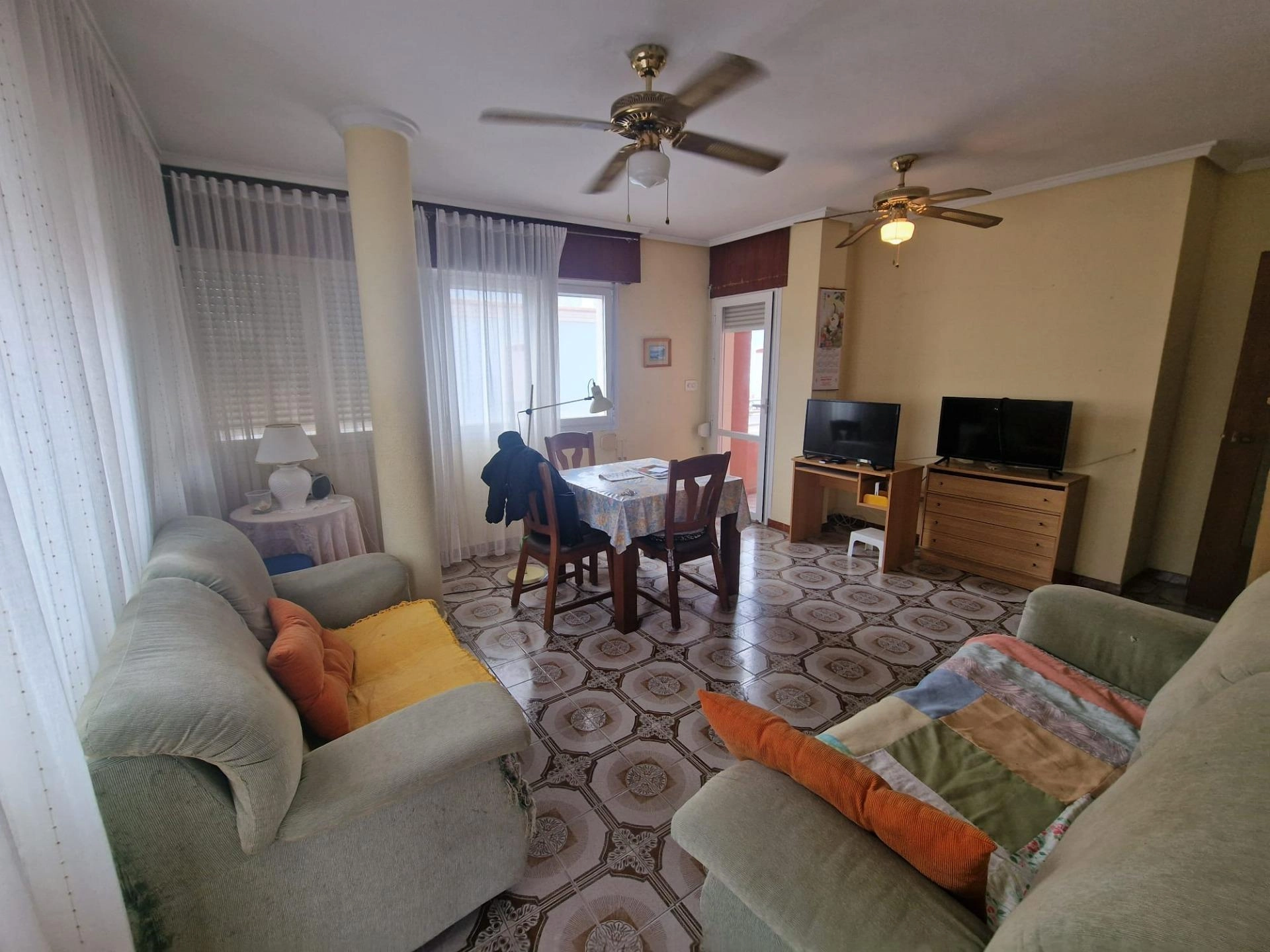 TORREVIEJA APARTAMENTO 3 HABS MUY AMPLIO EN PLENO CENTRO 169.000€