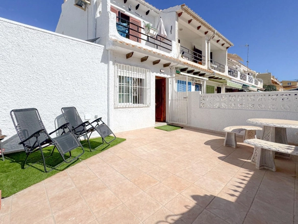 Frutales! Fantástico bungalow con amplia terraza y sin gastos de comunidad