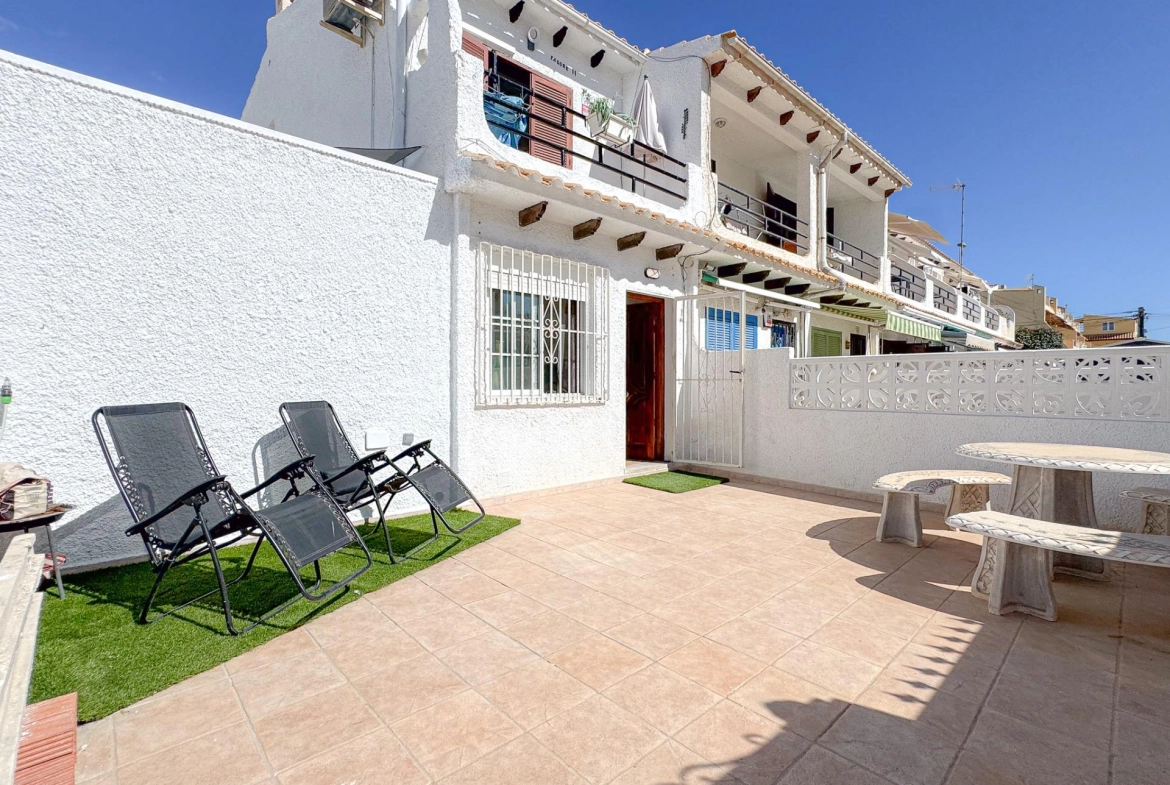 Frutales! Fantástico bungalow con amplia terraza y sin gastos de comunidad