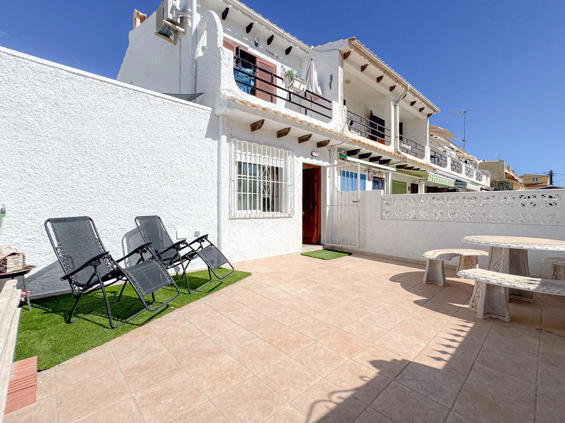 Frutales! Fantástico bungalow con amplia terraza y sin gastos de comunidad
