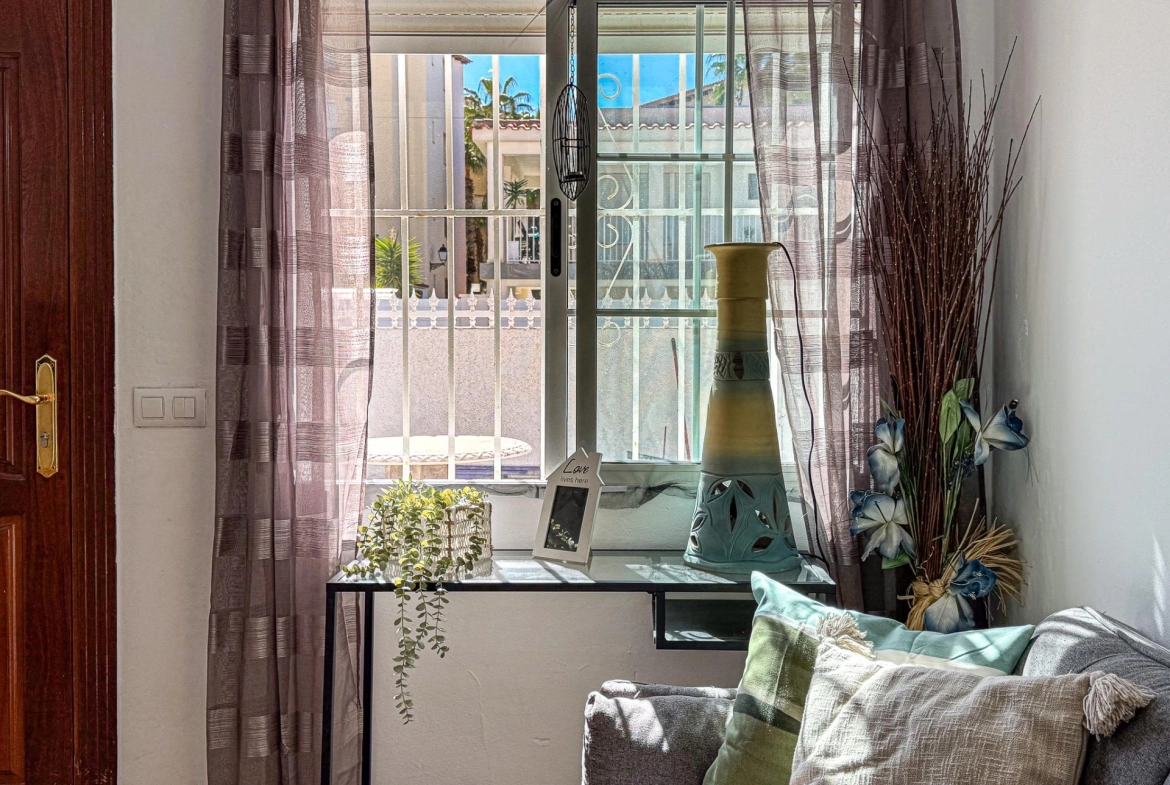 Frutales! Fantástico bungalow con amplia terraza y sin gastos de comunidad