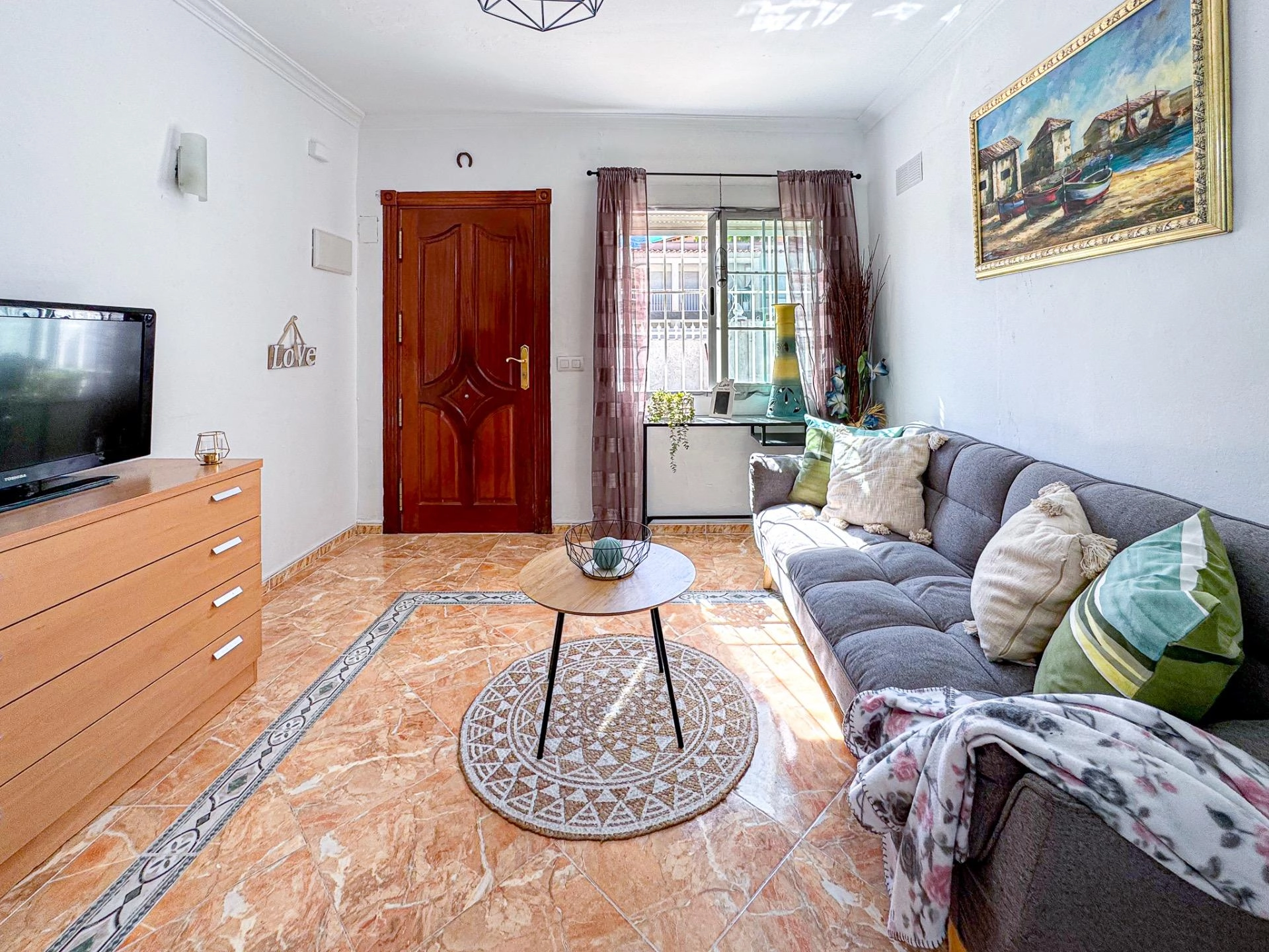Frutales! Fantástico bungalow con amplia terraza y sin gastos de comunidad