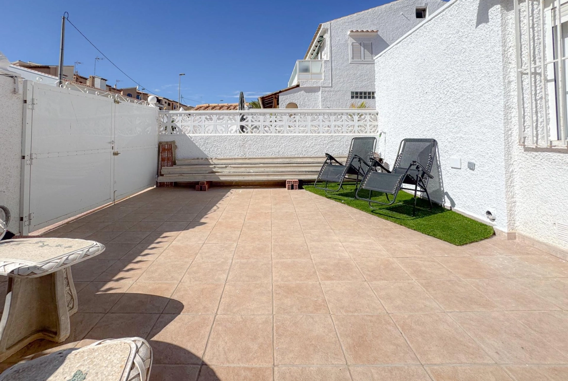 Frutales! Fantástico bungalow con amplia terraza y sin gastos de comunidad