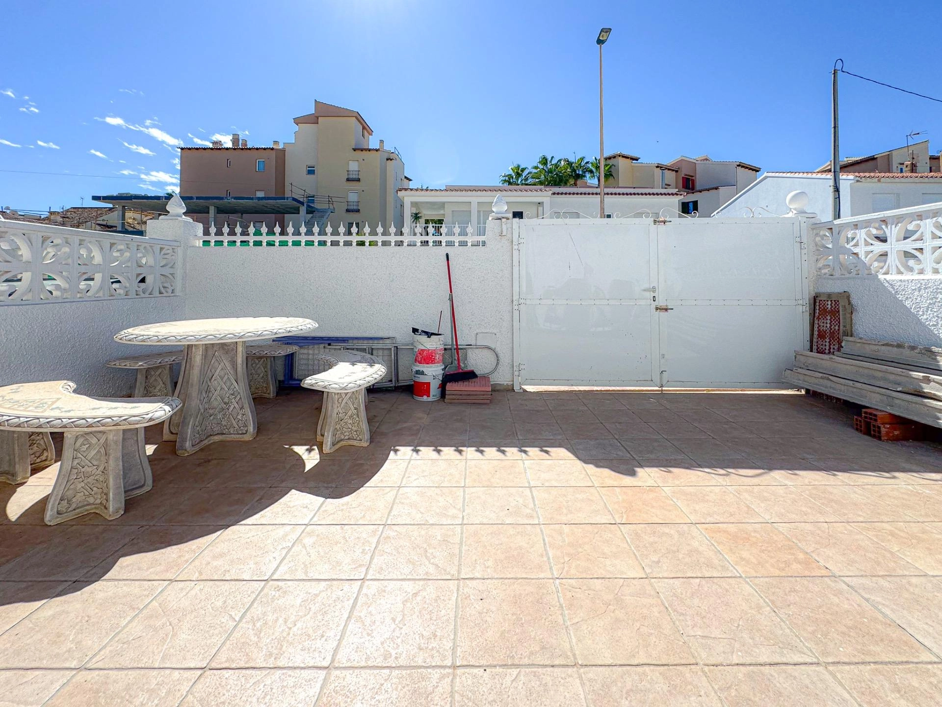 Frutales! Fantástico bungalow con amplia terraza y sin gastos de comunidad