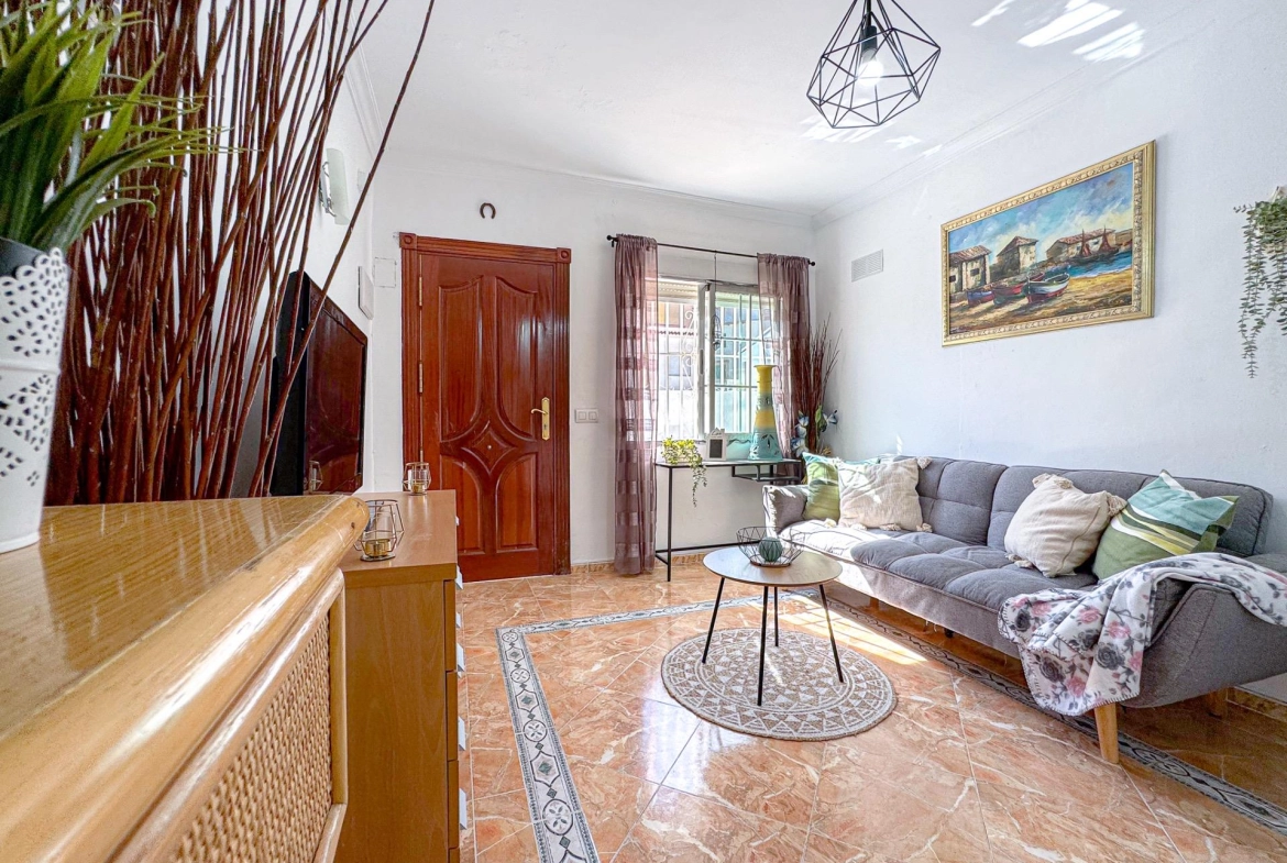 Frutales! Fantástico bungalow con amplia terraza y sin gastos de comunidad