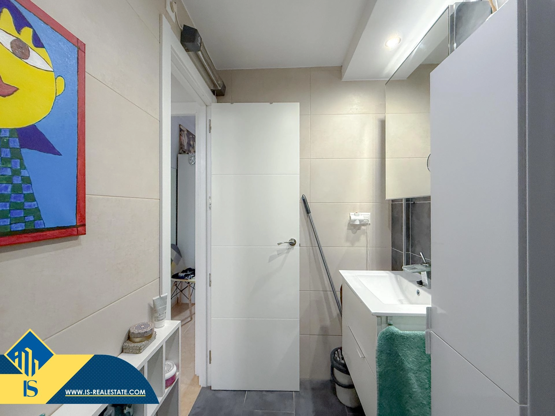 Exclusivo ático duplex completamente reformado + Amplio solarium con vistas al mar