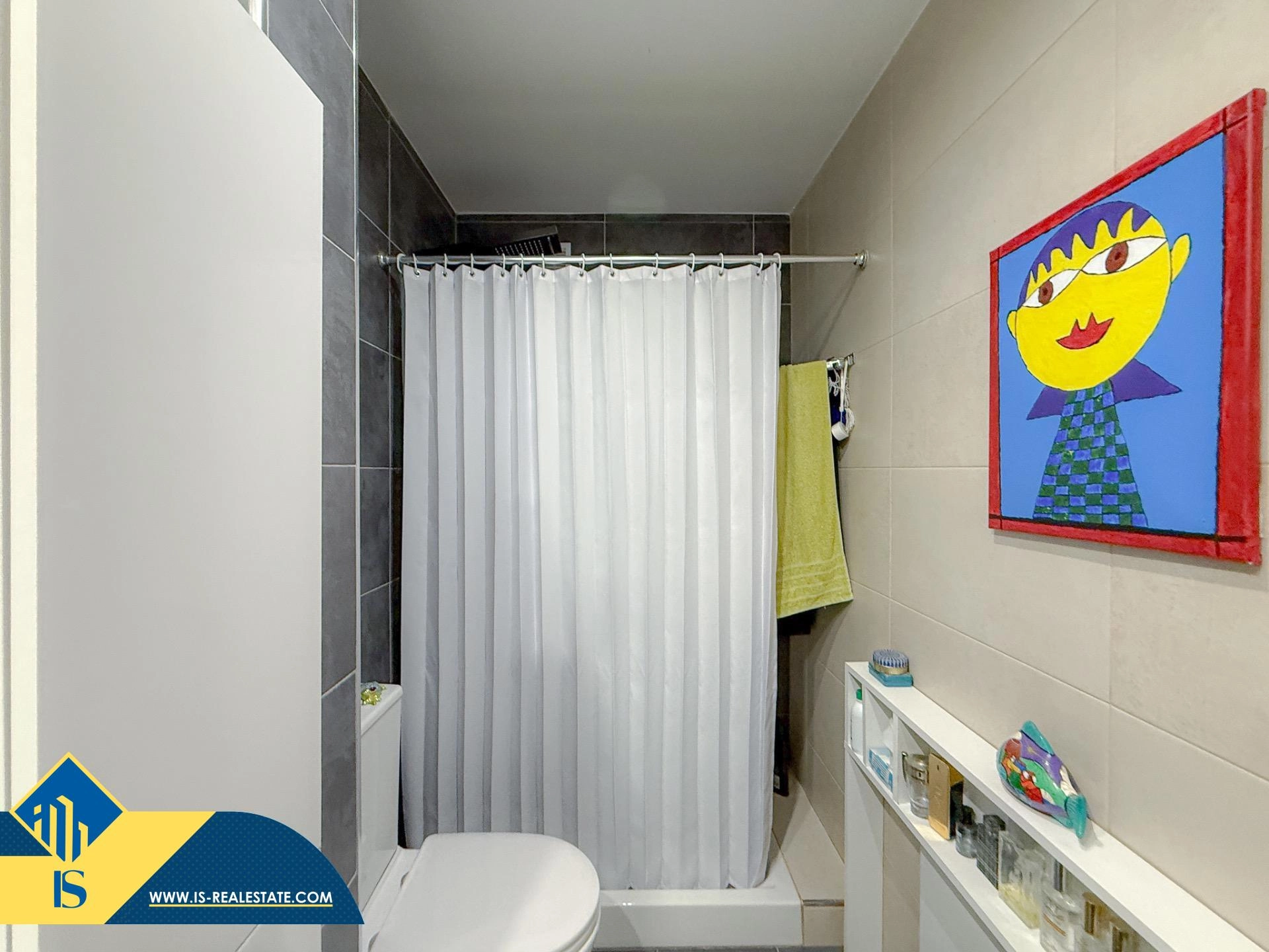 Exclusivo ático duplex completamente reformado + Amplio solarium con vistas al mar
