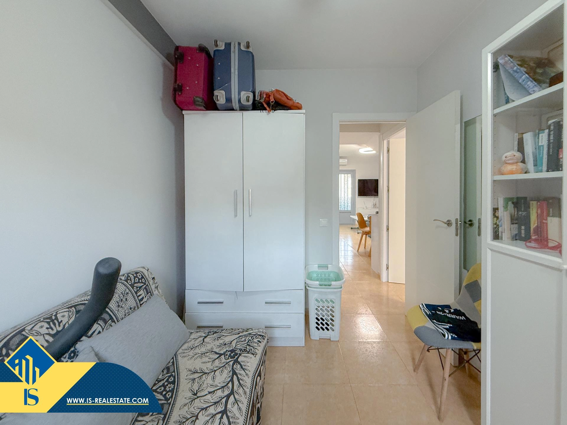 Exclusivo ático duplex completamente reformado + Amplio solarium con vistas al mar