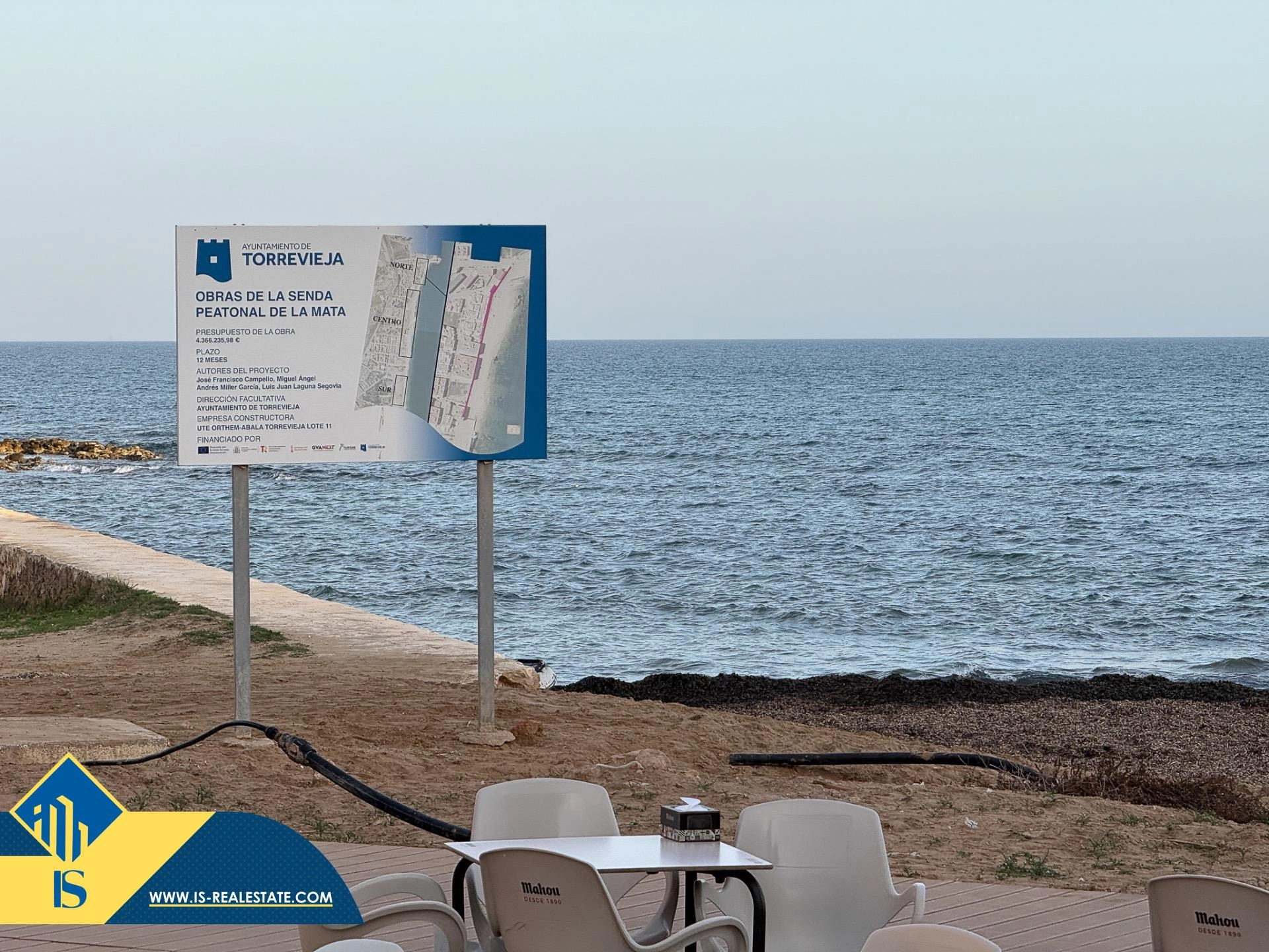 Exclusivo ático duplex completamente reformado + Amplio solarium con vistas al mar