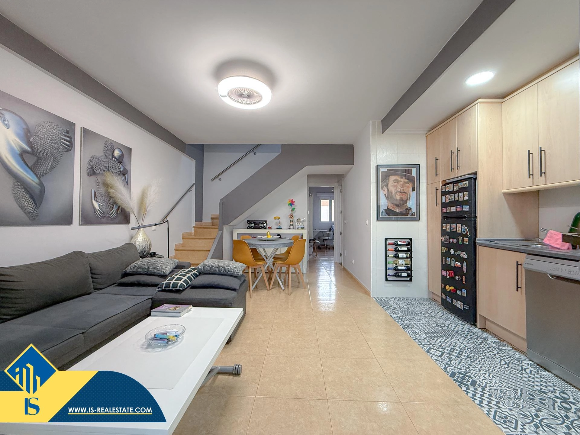 Exclusivo ático duplex completamente reformado + Amplio solarium con vistas al mar